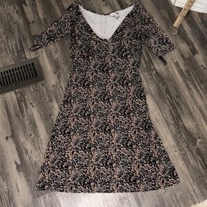 Diane Von Furstenberg woman’s floral 100 silk dress - size 12